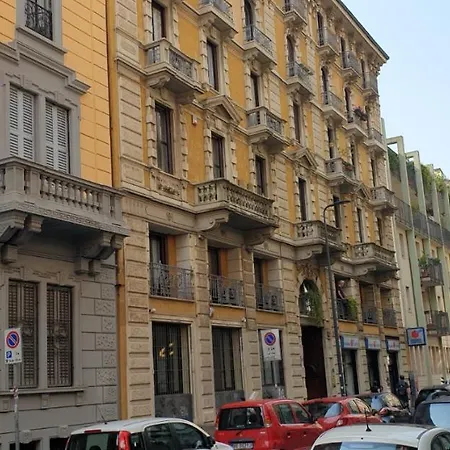 Meta Italy A Porta Venezia מילאנו